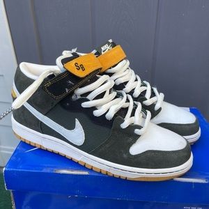 Nike Dunks Mid Pro SB